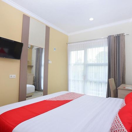 Oyo 583 Puri Gejayan Asri Syariah Hotel Kejayan Exterior foto